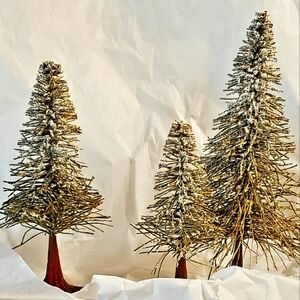 DEPARTMENT 56 - Set of 3 Trees - Frosted Norway Pines - Set of 3 - VTG